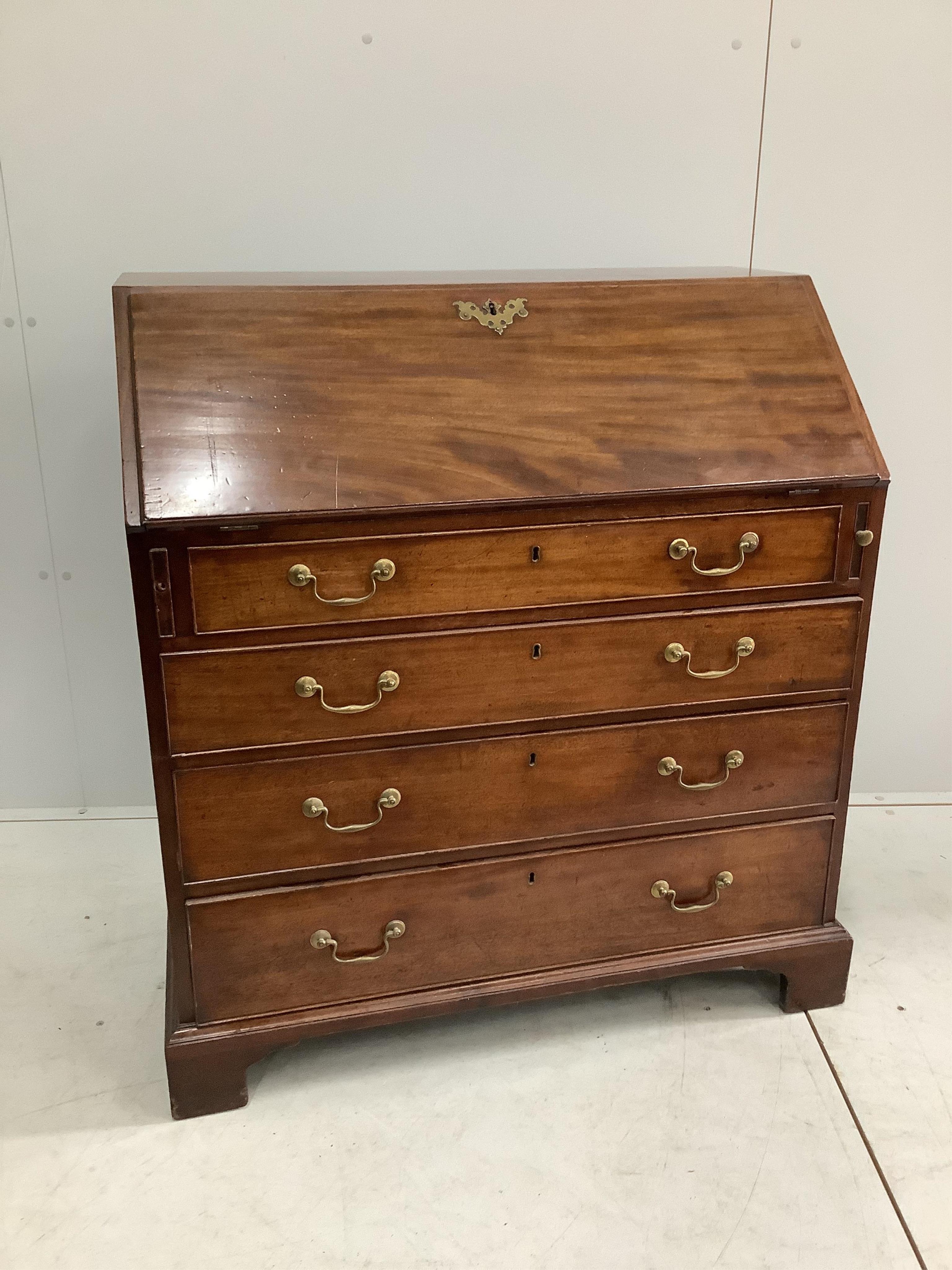 A George III mahogany bureau, width 91cm, depth 51cm, height 101cm